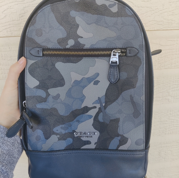 COACH F76843 GRAHAM PACK IN SIGNATURE CANVAS WITH CAMO PRINT Unisex - Picture 1 of 5